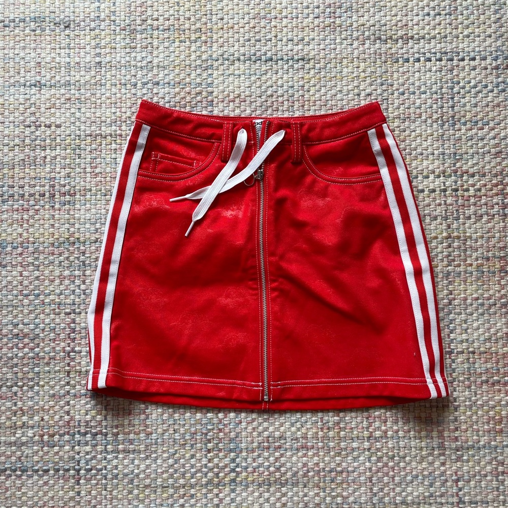 WORN TWICE red adidas skirt in size : xs